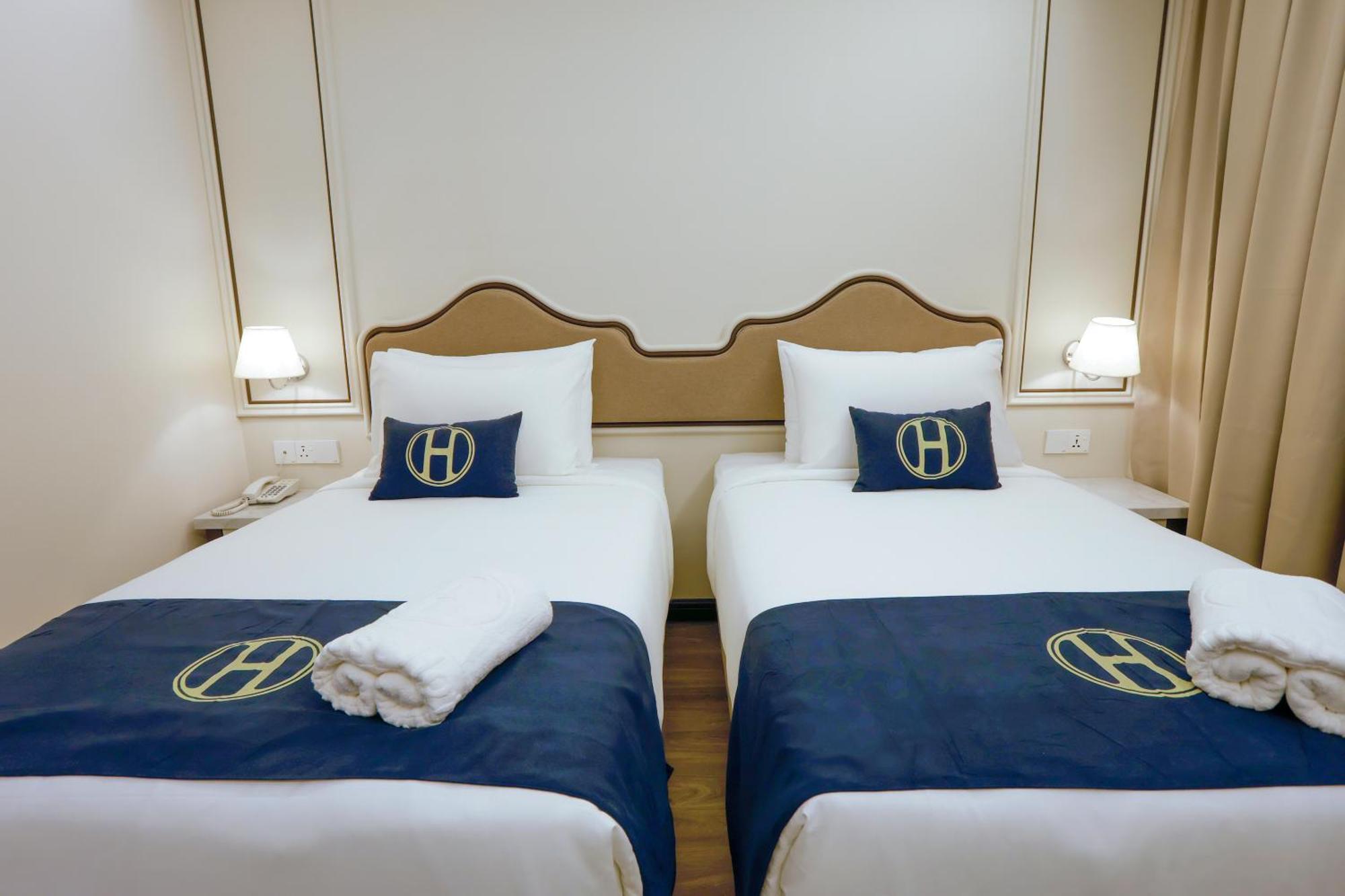 The Host Hotel イポー エクステリア 写真