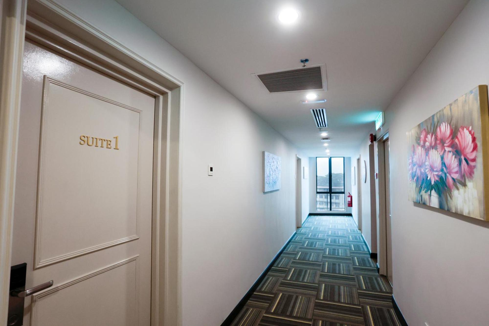 The Host Hotel イポー エクステリア 写真